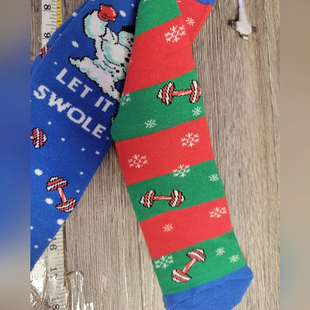 Happy Pack 2 Pair of Mens 6-12.5 Christmas Crew Socks Let it‎ Swole A42